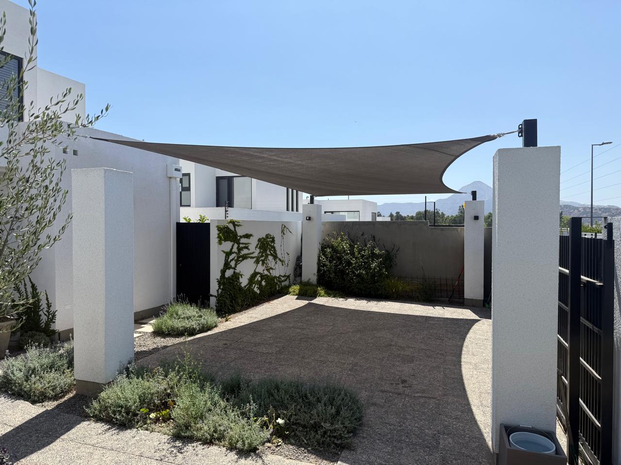 Toldos Vela: Protección y Estilo para tu Casa
